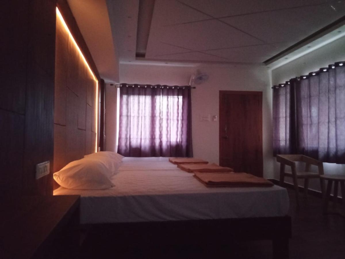 Hotel Hilltop Vālpārai Exteriér fotografie