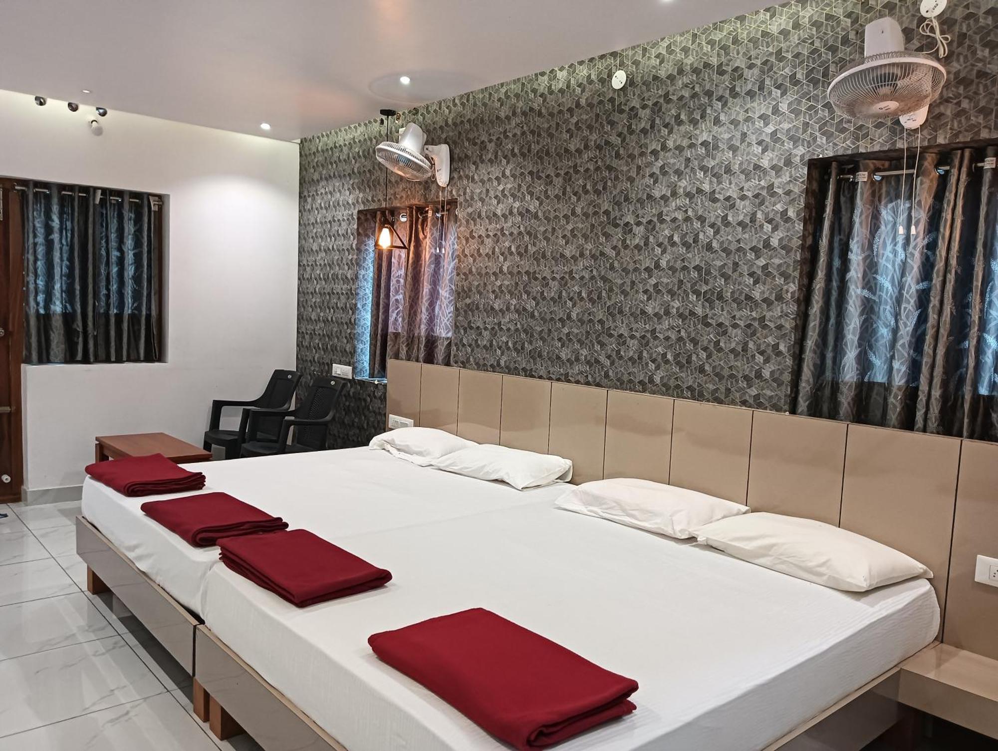 Hotel Hilltop Vālpārai Exteriér fotografie