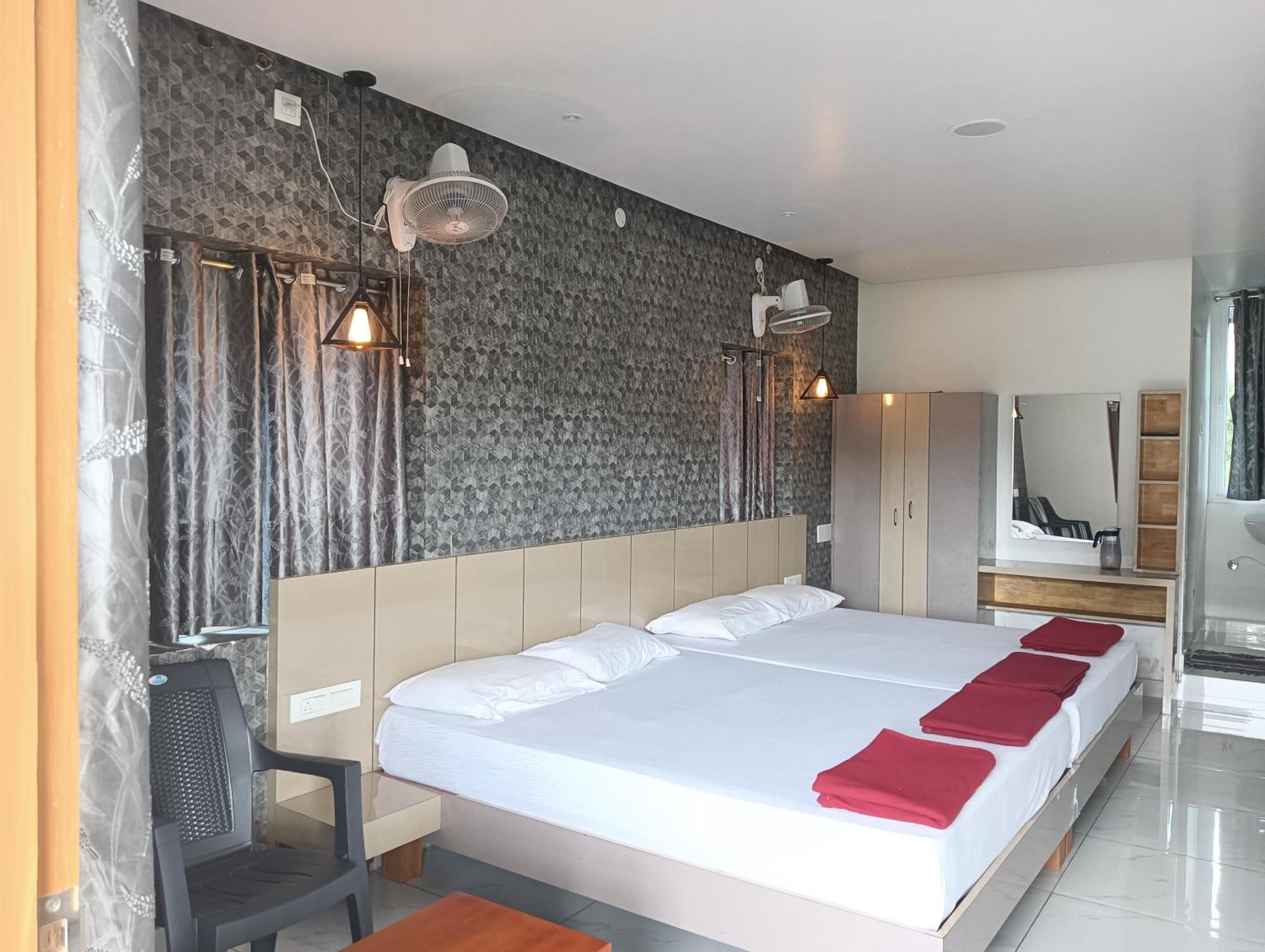 Hotel Hilltop Vālpārai Exteriér fotografie